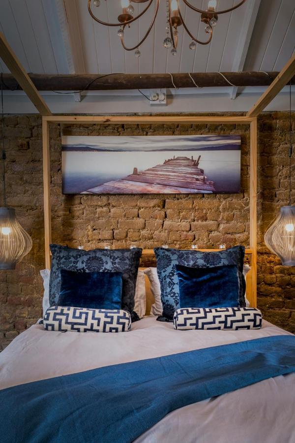 1 Queen Vic Hotell Darling Eksteriør bilde